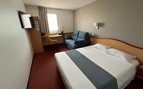 Brit Hotel Confort Montauban